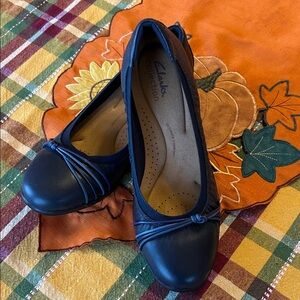 Clarks Women's Navy Blue Flats NWT